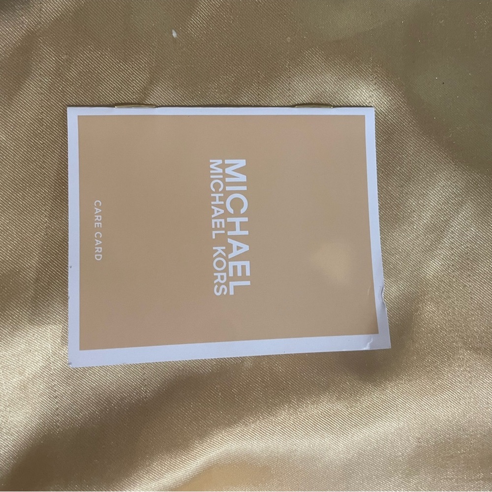 Michael Kors Metallic Silver Wallet NEW - Picture 4 of 5